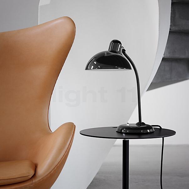 Fritz Hansen KAISER idell™ 6556-T, lámpara de sobremesa negro brillo