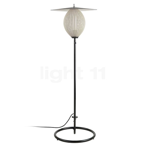 Gubi Satellite Floor Lamp Outdoor black/creme white