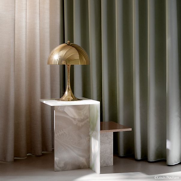 Louis Poulsen Panthella, lámpara de sobremesa opalino gris - 32 cm