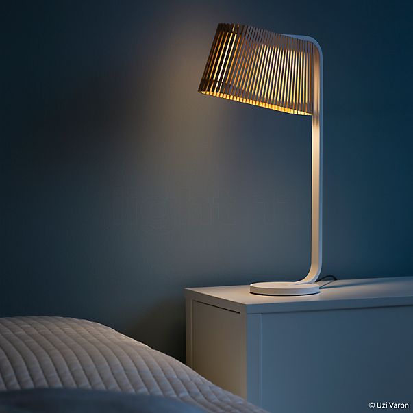 Secto Design Owalo 7020 Table Lamp LED walnuss, veneered