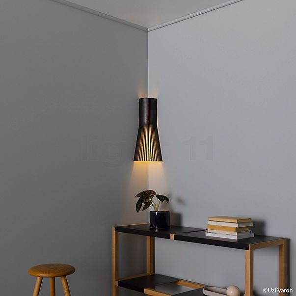 Secto Design Secto 4237, lámpara de pared negro laminado