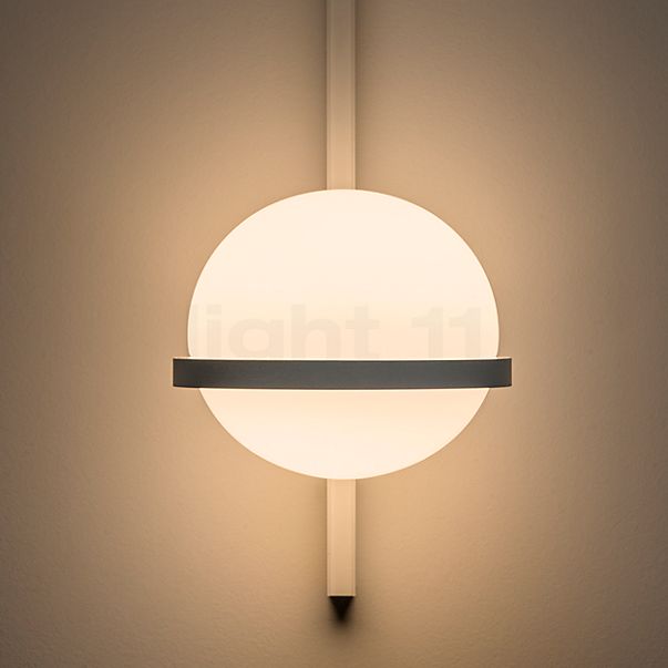 Vibia Palma, lámpara de pared LED vertical grafito