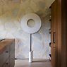 10 HEURES 10 Iris Floor Lamp LED white - marble - ø80 cm application picture