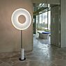 10 HEURES 10 Iris Lampada da terra LED bianco - marmo - ø80 cm - immagine di applicazione