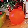 8 seasons design Shining Christmas Ball, lámpara de suelo blanco - ø33 cm - incl. bombilla - incl. módulo solar - ejemplo de uso previsto