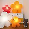 8 seasons design Shining Flower Lampe de table orange - ø40 cm - incl. ampoule - incl. panneau solaire - produit en situation