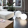 8 seasons design Shining Globe Lampada d'appoggio bianco - ø50 cm - incl. RGB-lampadina - immagine di applicazione