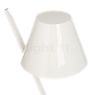 Artemide La Petite Parete blanc - La lampe de table génère une lumière autant vers le bas que vers le haut à travers un diffuseur en plastique satiné.
