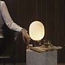 Audo Copenhagen JWDA Lampe de table béton/laiton , fin de série - produit en situation