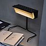 DCW Biny Lampe de table LED noir/blanc - produit en situation