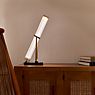 DCW La Lampe Frechin Lampe de table LED noir/doré - produit en situation