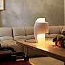 DCW Lampe B Lampe de table LED blanc - produit en situation