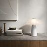 Design for the People Glossy Lampe de table gris - produit en situation