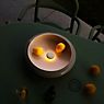 Fatboy Oloha Lampe rechargeable LED gris clair - ø22,5 cm - produit en situation