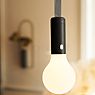 Fermob Aplô, lámpara recargable LED con correa colgante nuez moscada - ejemplo de uso previsto