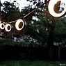 Fermob Hoopik Guirlande lumineuse LED cerise noire - produit en situation