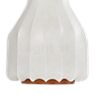 Flos Gatto 56 cm - La lampada da tavolo poggia su una base di legno.