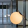 Flos IC Lights S2 dorato - limited edition - immagine di applicazione