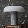 Fontana Arte Tropico Lampe de table LED Marquinia marbre - medium - produit en situation