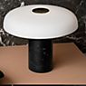 Fontana Arte Tropico Lampe de table LED Marquinia marbre - medium - produit en situation