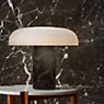 Fontana Arte Tropico, lámpara de sobremesa LED Carrara mármol - large - ejemplo de uso previsto