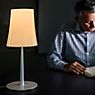 Foscarini Birdie Easy Lampe de table blanc - 61,5 cm - produit en situation