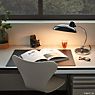 Fritz Hansen KAISER idell™ 6631-T Lampada da tavolo nero/ottone - Edizione speciale - immagine di applicazione