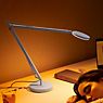 Grau John Lampe de table LED bleu clair - produit en situation