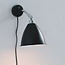 Gubi BL7, lámpara de pared cromo/negro - ejemplo de uso previsto