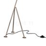 Gubi Gräshoppa Floor Lamp blue-grey - Despite its reduced weight, the Gräshoppa can be safely positioned thanks to its tripod.