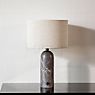 Gubi Gravity Lampe de table abat-jour blanc/pied marbre noir - 49 cm - produit en situation