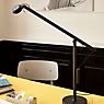 HAY Fifty-Fifty Mini Lampada da scrivania LED grigio - immagine di applicazione