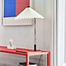 HAY Matin L Lampe de table LED blanc - produit en situation