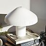 HAY Pao Glass Lampe de table LED blanc - produit en situation