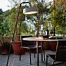 Marset Soho, lámpara de pie LED Outdoor gris - ejemplo de uso previsto