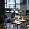 Nimbus Roxxane Office Lampe de table LED blanc mat - 2.700 K - avec pied - produit en situation