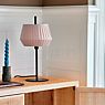 Nordlux Dicte, lámpara de sobremesa beige - ejemplo de uso previsto