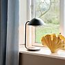 Nordlux Freya, lámpara de sobremesa beige - ejemplo de uso previsto