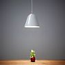 Nyta Tilt, lámpara de suspensión cónico - gris/cable negro - 28 cm , artículo en fin de serie - ejemplo de uso previsto