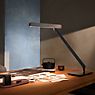 Occhio Taglio Tavolo Lampe de table LED tête doré mat/corps blanc mat - Occhio Air - produit en situation