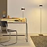 Oligo Grace Lampadaire LED noir mat - produit en situation