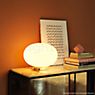 Oluce Alba, lámpara de sobremesa vidrio opalino brillo - ejemplo de uso previsto