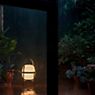 Santa & Cole Cesta Exterior Lampada da tavolo nero - immagine di applicazione