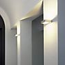 Serien Lighting SML Lampada da parete corpo argento anodizzato/vetro satinato - 17 cm - immagine di applicazione