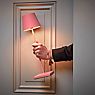 Sigor Nuindie Lampe de table LED rouge cerise - produit en situation