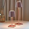 Sigor Nuindie Lampe de table LED rouge cerise - produit en situation