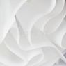 Slamp Veli Lampada da parete o soffitto bianco opale, ø32 cm - Il bellissimo paralume della Veli in pregiato Opalflex<sup>®</sup> è drappeggiato come un fiore.