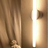 Tala Kilter Lampada da parete grigio scuro - 64 cm - 2.700 K - immagine di applicazione