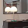 Tecnolumen Wagenfeld WG 24 Lampe de table corps transparent/pied verre - produit en situation
