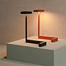 Vibia Flat 5970 Lampe de table LED rouge - produit en situation